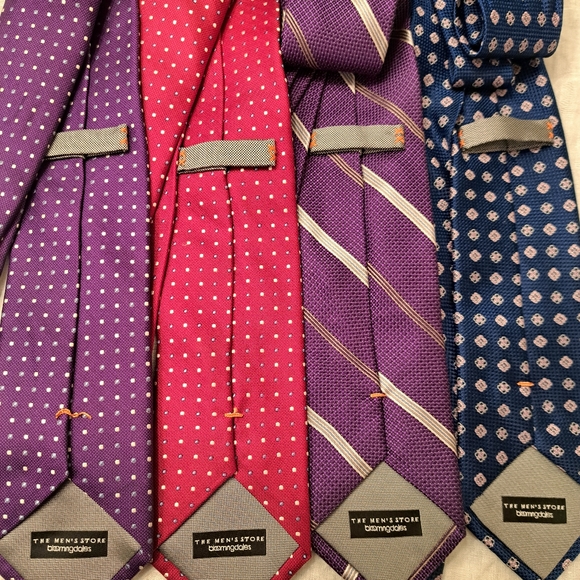 The Mens Store Bloomingdales 4 100% Silk Tie Bundle - Picture 3 of 4